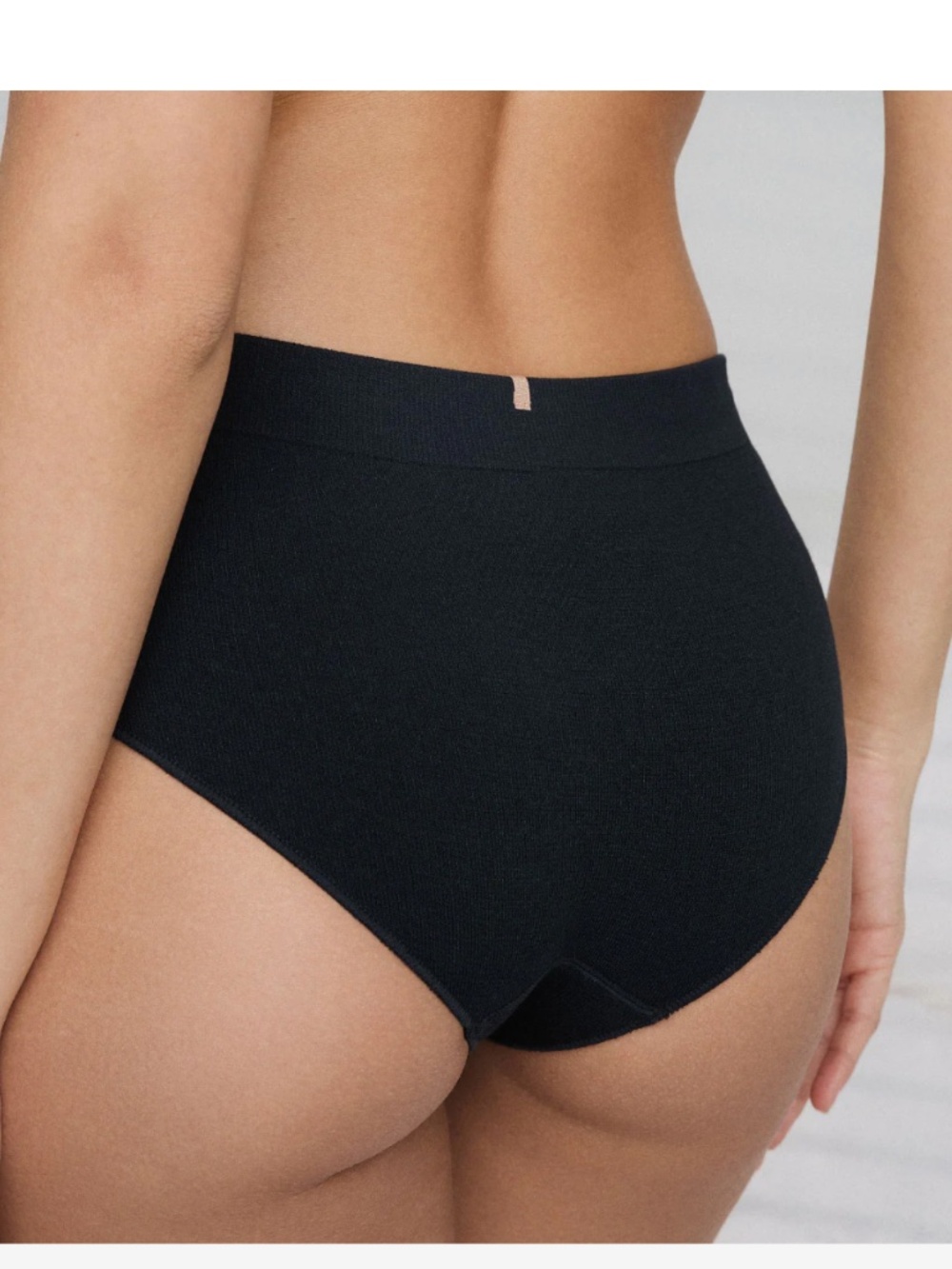 3/$42 LUNYA NWOT Seamless Modal Hipster in Immersed Black Size M - Picture 2 of 4